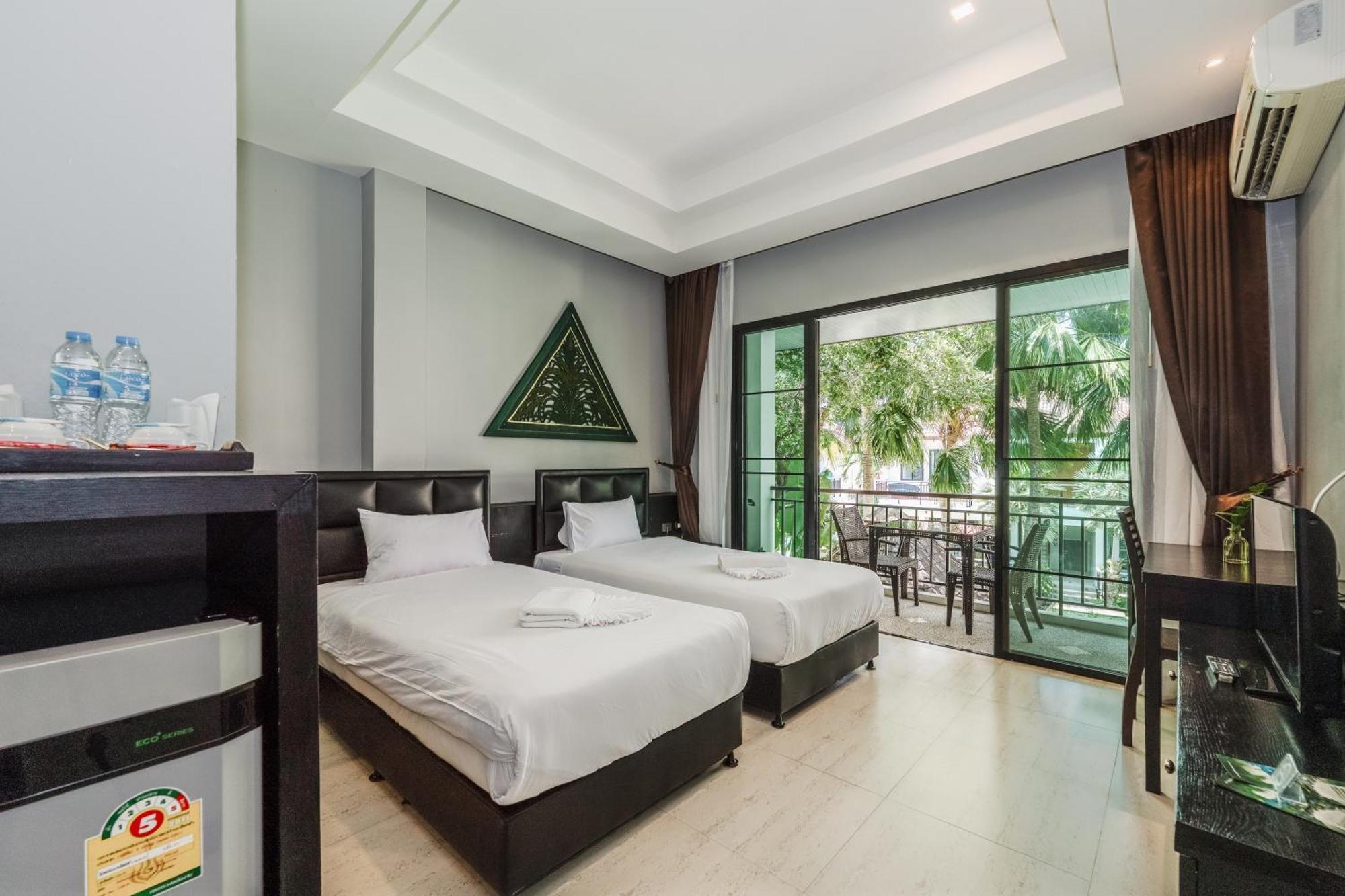 Coco Retreat Phuket Resort y Spa Chalong Exterior foto