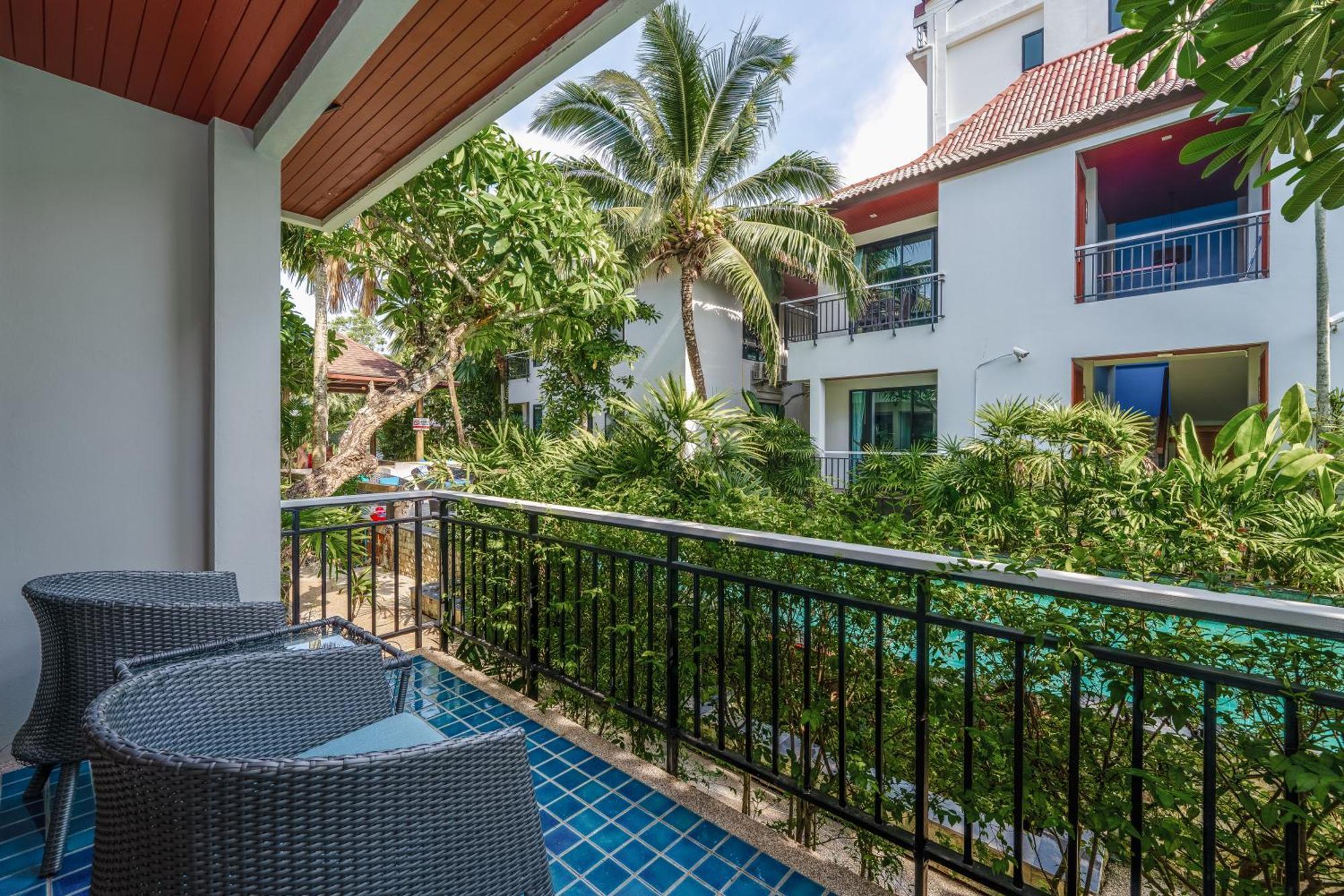 Coco Retreat Phuket Resort y Spa Chalong Exterior foto