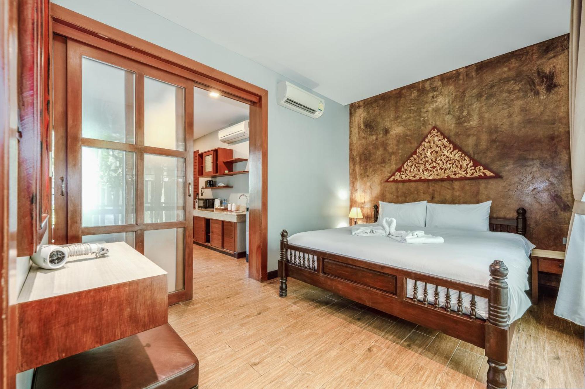 Coco Retreat Phuket Resort y Spa Chalong Exterior foto